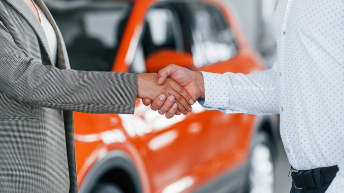 Auto verkaufen oder in Zahlung geben? Ein Vergleich für unentschlossene Fahrzeughalter Auto verkaufen oder in Zahlung geben? Ein Vergleich für unentschlossene Fahrzeughalter