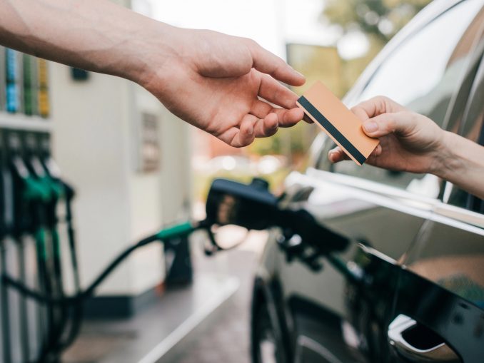 Mobilität als Service: Warum Tankkarten mehr sind als nur Zahlungsmittel