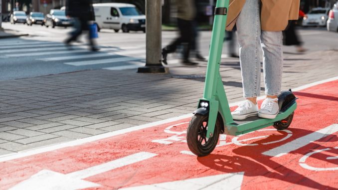 Sicherheit im Straßenverkehr: Wie Städte E-Scooter sinnvoll integrieren können Sicherheit im Straßenverkehr: Wie Städte E-Scooter sinnvoll integrieren können